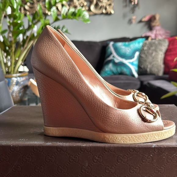 Used like two times. Originals with the bag and box. Rose gold color. - Picture 3 of 5